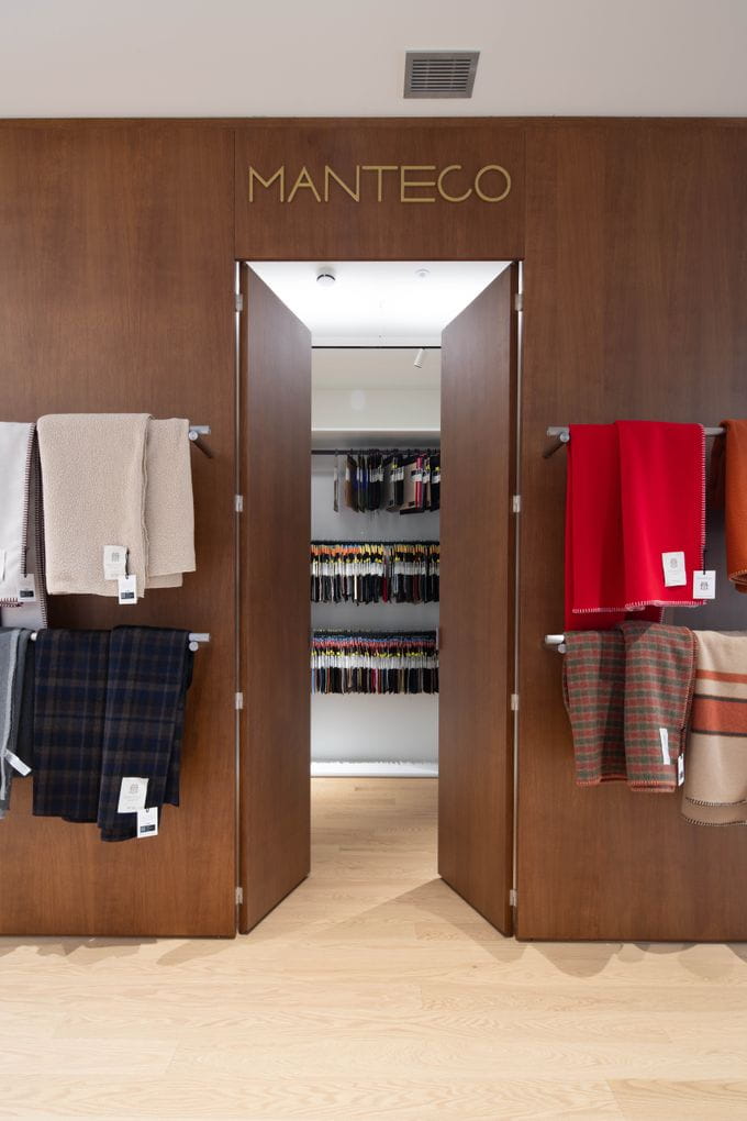 Showroom y oficinas de MANTECO en A Coruña