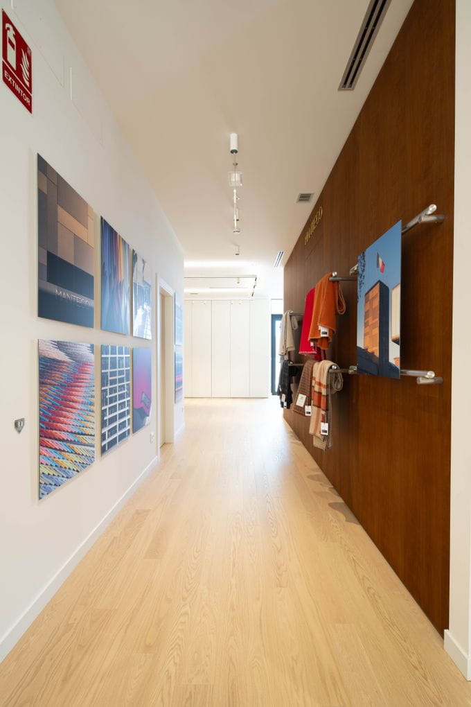 Showroom y oficinas de MANTECO en A Coruña