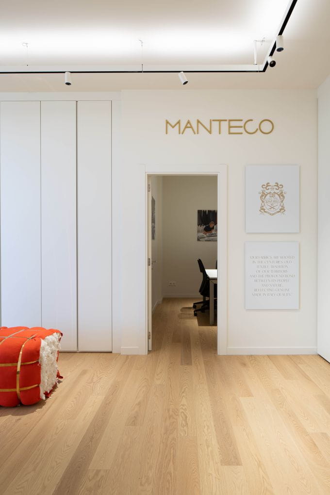 Showroom y oficinas de MANTECO en A Coruña